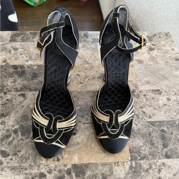 Tory Burch shoes - Picture 1 of 3